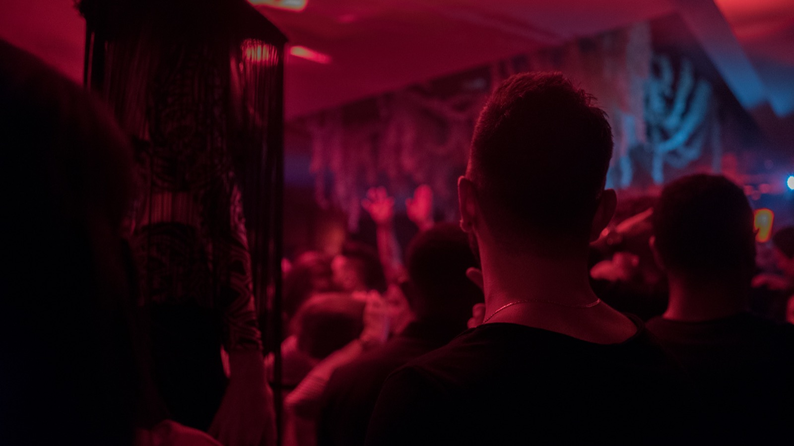 Symbolfoto: Gäste in einem Nachtclub